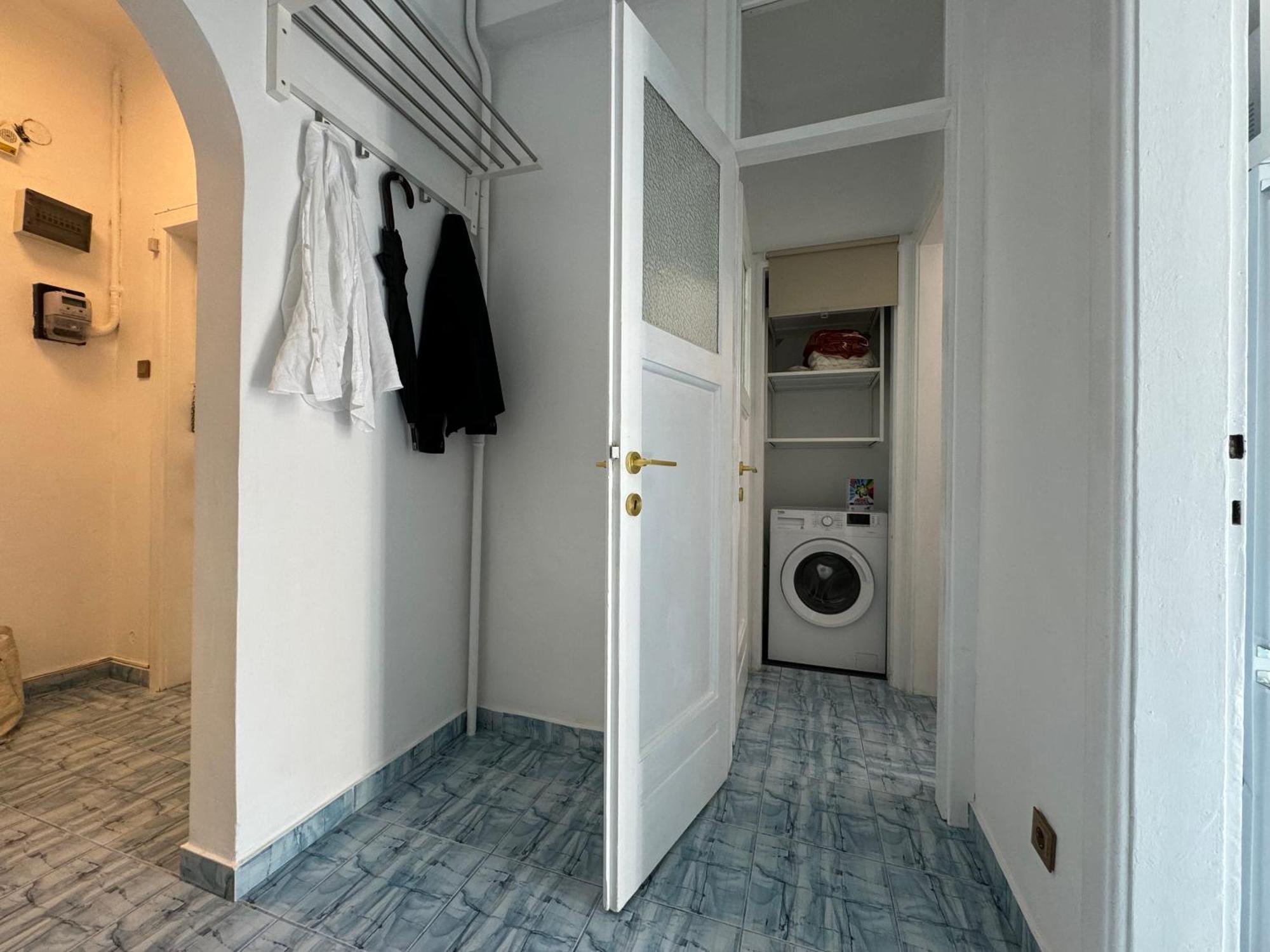 Airy & Beautiful Downtown Apartment Bukarest Exterior foto